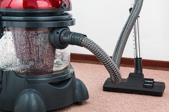 How to Use a Carpet Shampooer